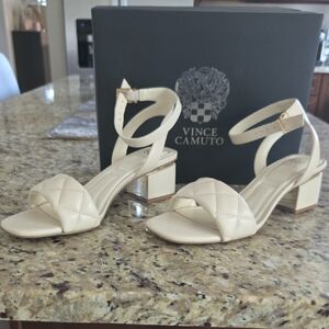 NWT Vince Camuto Cream Quilted Block Heel Sandals